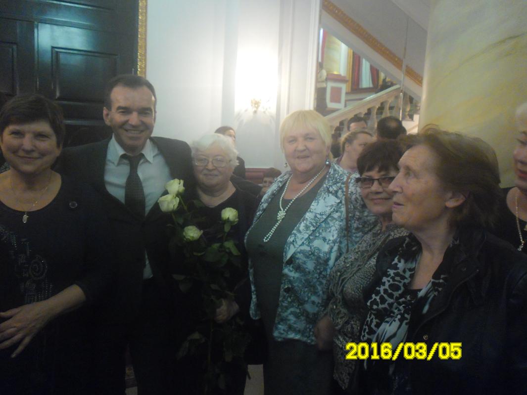 Губернатор Вениамин Иванович Кондратьев  с членами новопокровского районного общества инвалидов