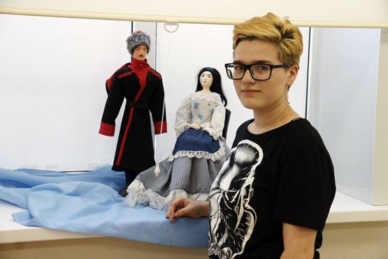 Молодой педагог Лола Алиева будет учить сельских ребят делать авторские куклы