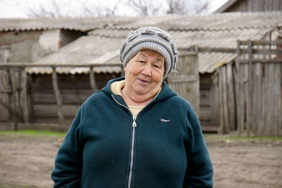 Пенсионерка Лидия Серая знает каждого жителя поселка. И от их имени просит, чтобы в их населенный пункт пустили маршрутку