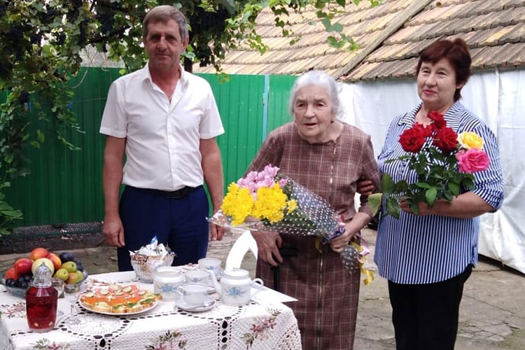 Труженица тыла Ульяна Григорьевна Дзыга с радостью принимала гостей 
