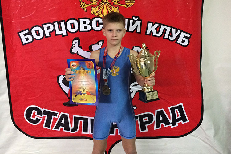 Несмотря на юный возраст,  Максим Пашков много работает  для достижения успехов  в любимом виде спорта