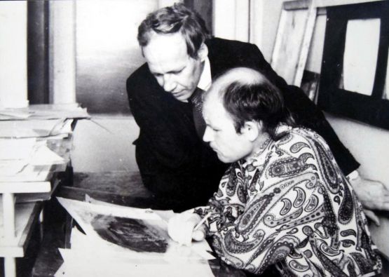 Н. Чурилов (справа) с коллегой