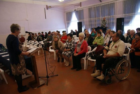 Внимательно слушали участники собрания отчетный доклад председателя  районной общественной организации ВОИ Лидии Ивановны Араловой
