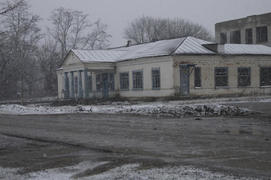 В здании клуба ветеранов станицы Новоивановской  продолжается ремонт