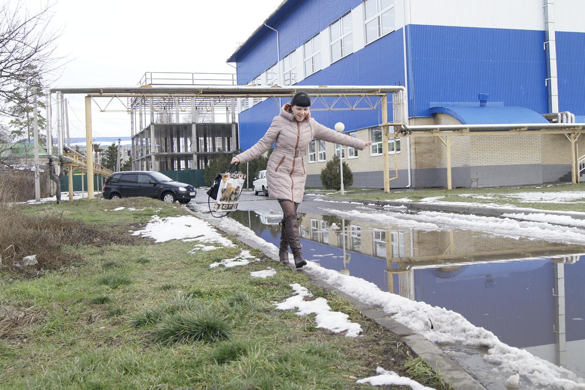 Юлия Яловая преодолевает очередной водный барьер
