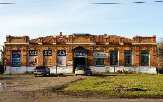 Несмотря на то, что здание бывшей Стублянской школы обветшало, в нем сохранился архитектурный изыск