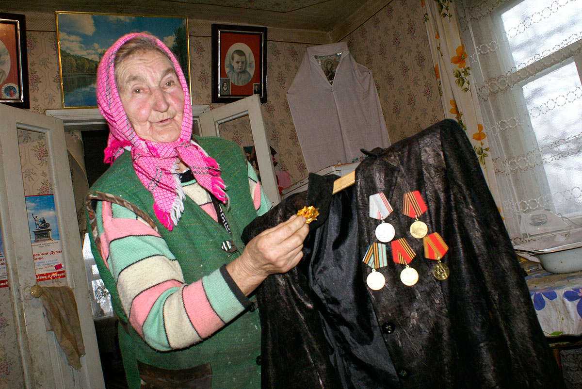 Ветеран ВОВ Анастасия Игнатьевна Клименко награждена медалью Ворошилова, знаком «Фронтовик» и юбилейными медалями