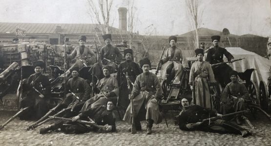 13-kubanskikh-kazakov-unichtozhivshikh-turetskuyu-batareyu-dore_p26732