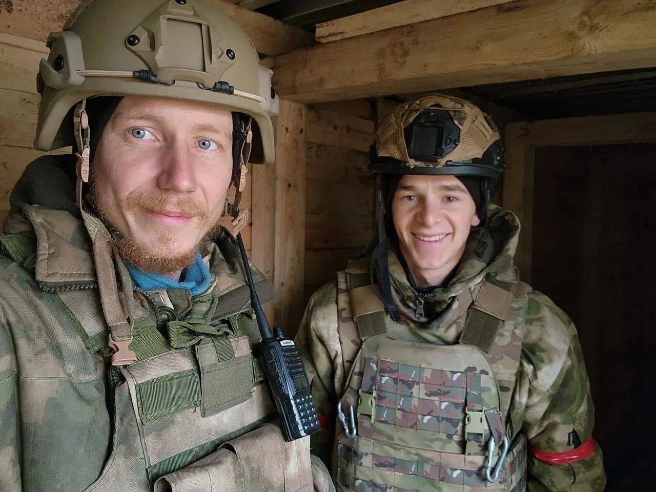 Земляки с позывными «Зёма» из станицы Ильинской и «Ронин» из села Горькая Балка вместе несут службу на передовой. / Фото предоставлено О. Земляковой