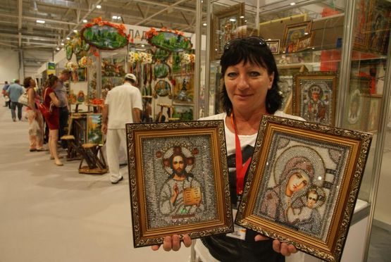 В нынешнем году Елена Викторовна Лукьянченко участвовала в краевой   агропромышленной выставке «Кубанская ярмарка», и вышитые ею иконы не остались незамеченными у ценителей эксклюзивной ручной работы